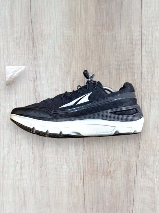 Altra Paradigm 5 Black Running Shoes Zero Drop FootShape  display picture 1